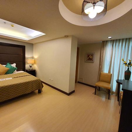Festive Hotel Makati Paco Εξωτερικό φωτογραφία