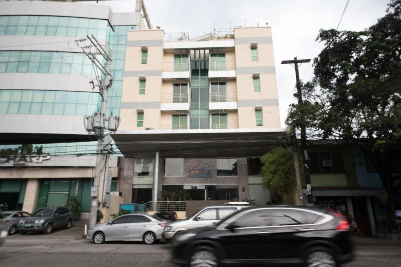 Festive Hotel Makati Paco Εξωτερικό φωτογραφία