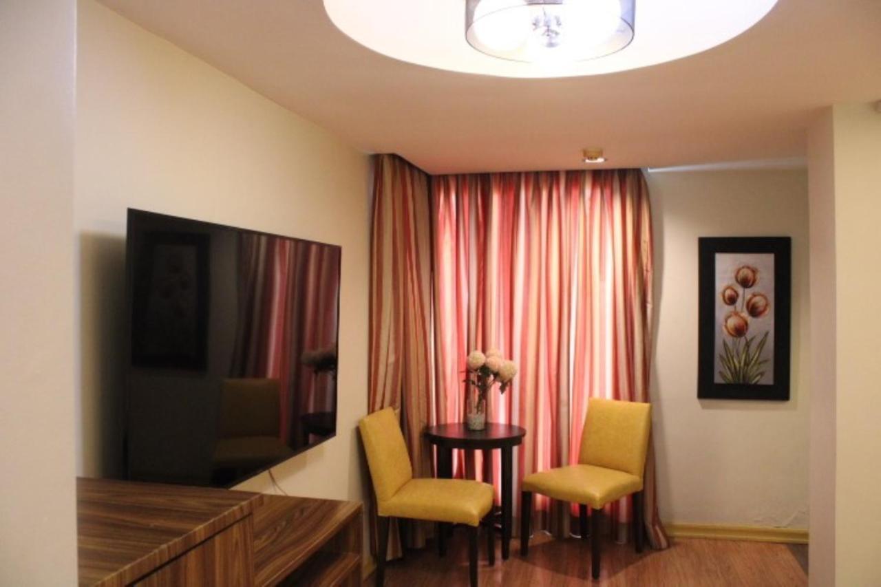 Festive Hotel Makati Paco Εξωτερικό φωτογραφία