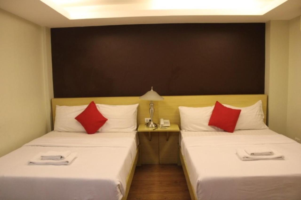 Festive Hotel Makati Paco Εξωτερικό φωτογραφία