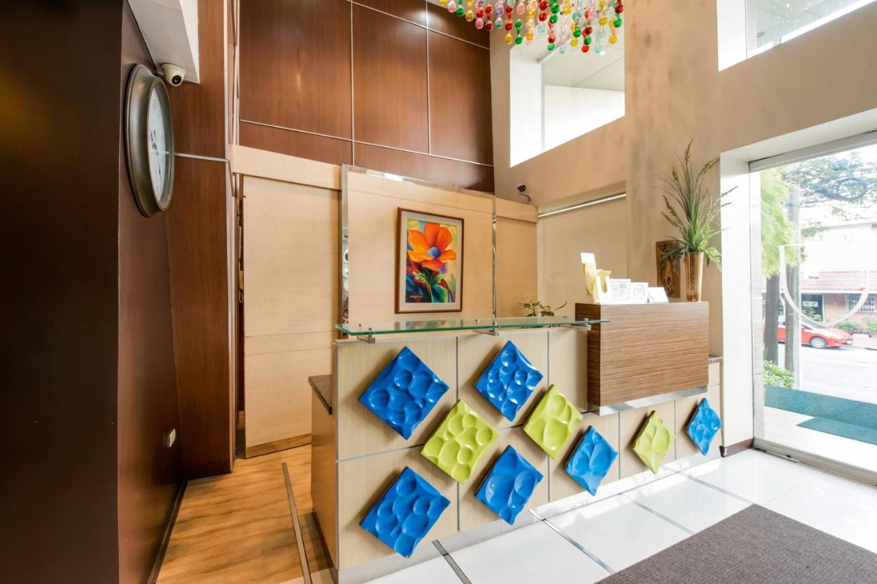 Festive Hotel Makati Paco Εξωτερικό φωτογραφία