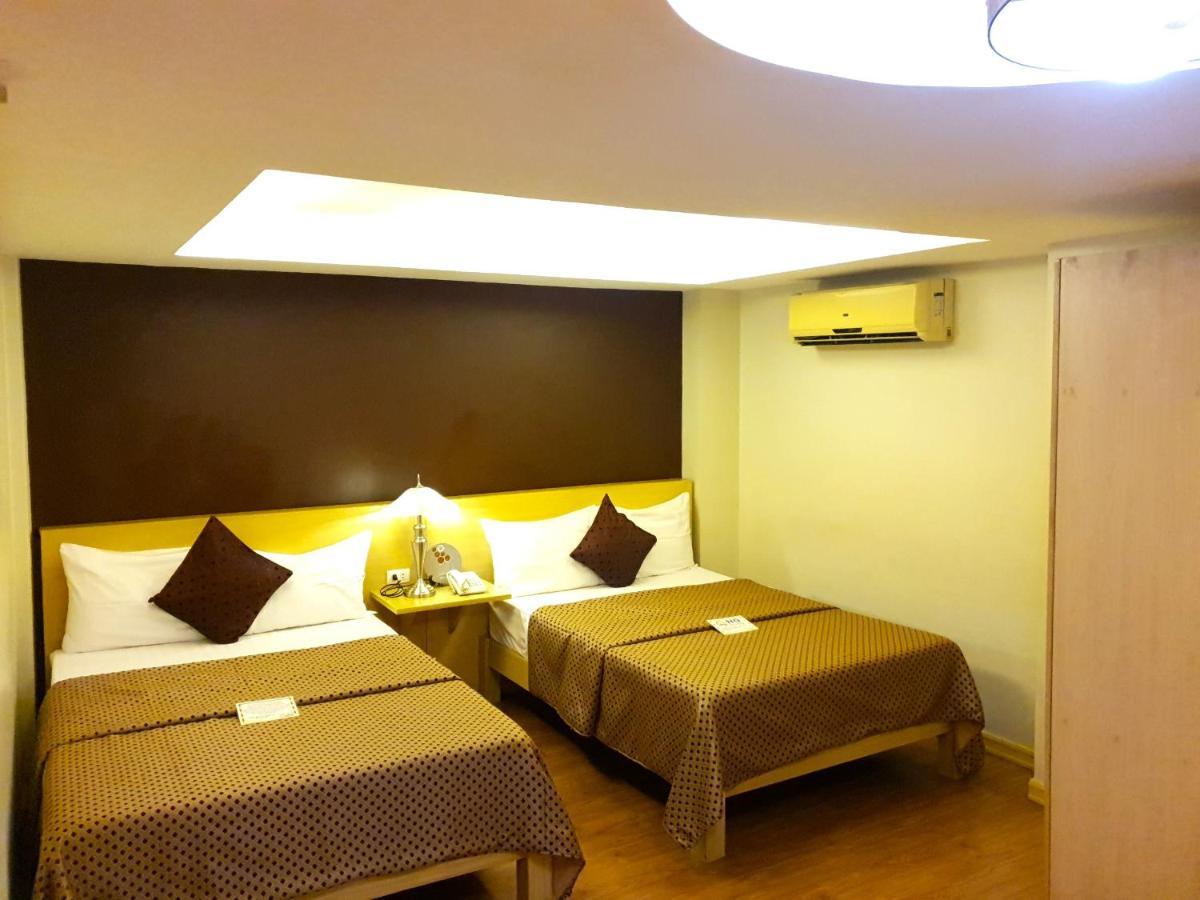 Festive Hotel Makati Paco Εξωτερικό φωτογραφία
