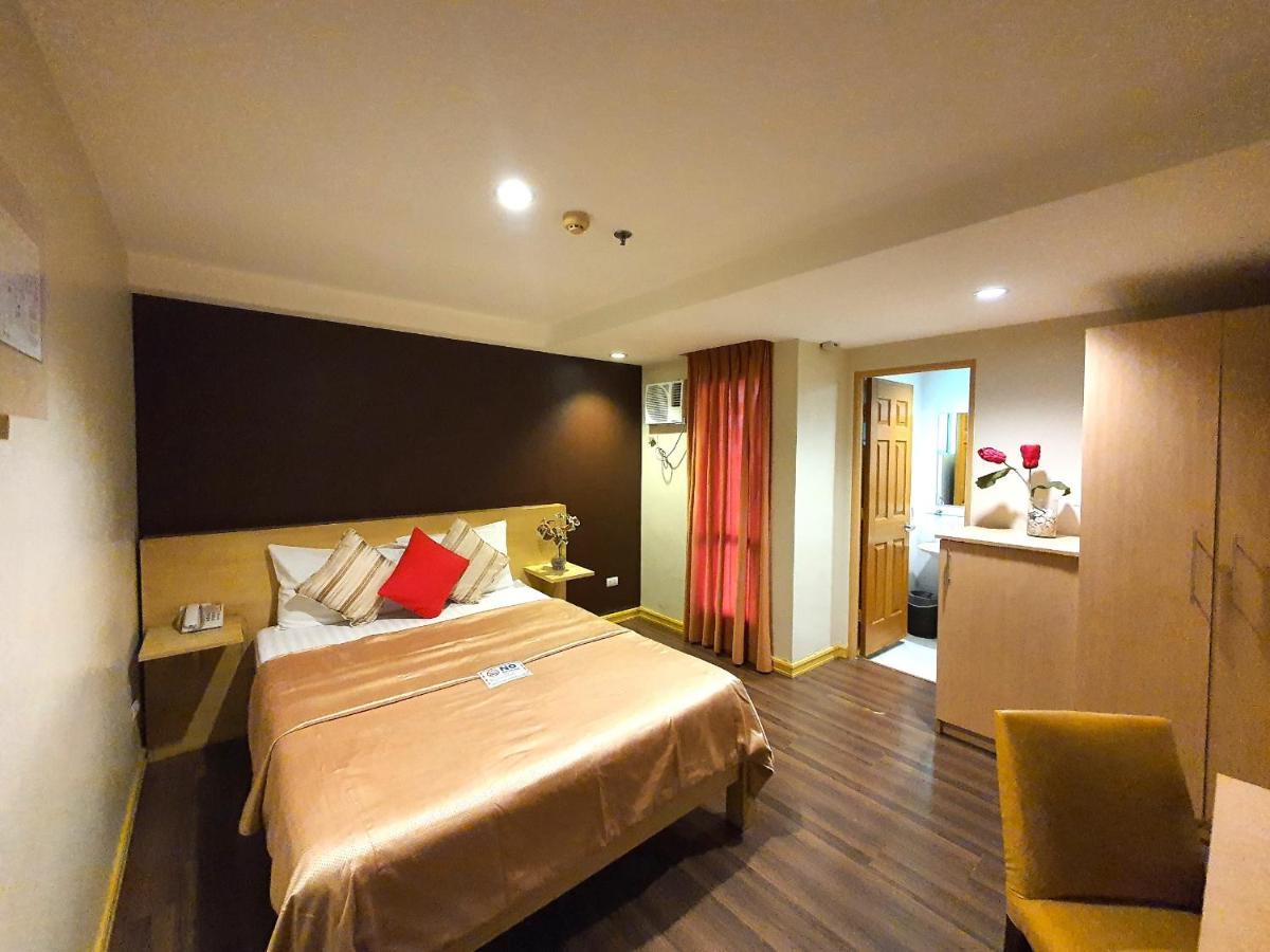 Festive Hotel Makati Paco Εξωτερικό φωτογραφία