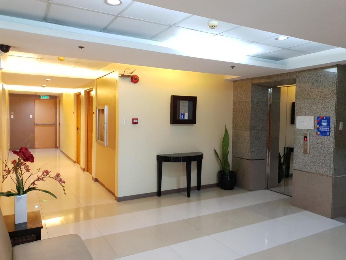 Festive Hotel Makati Paco Εξωτερικό φωτογραφία
