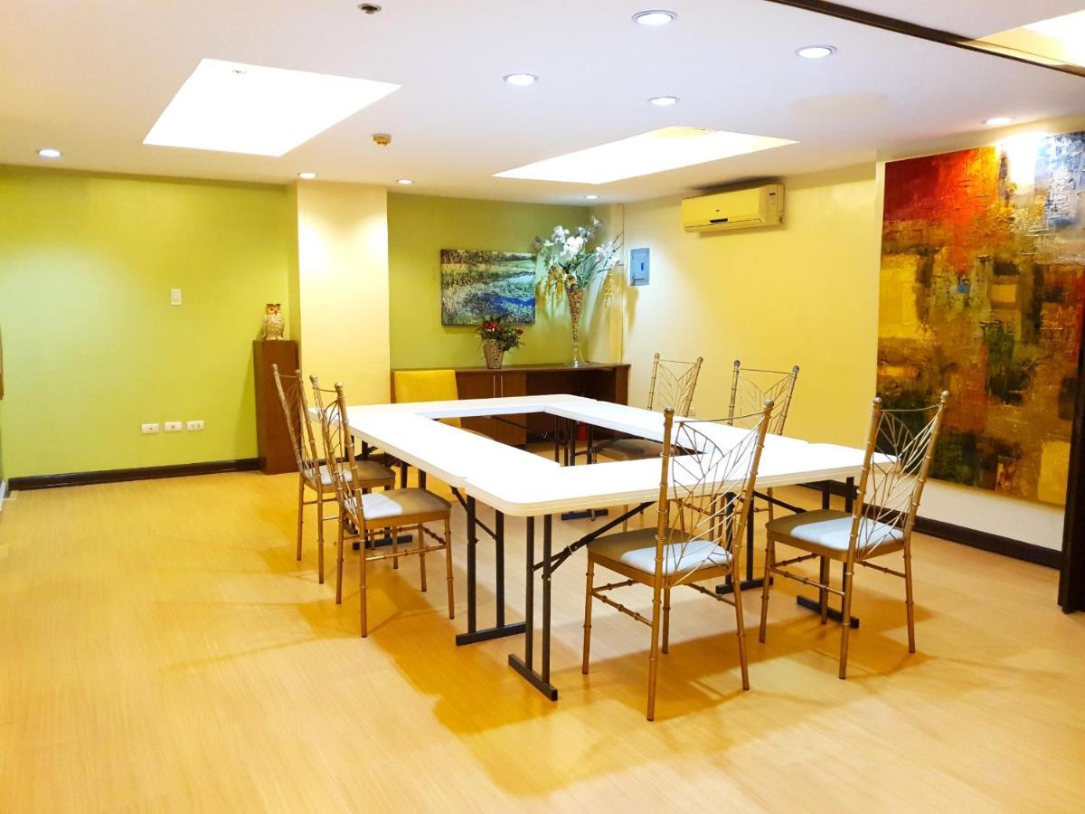 Festive Hotel Makati Paco Εξωτερικό φωτογραφία