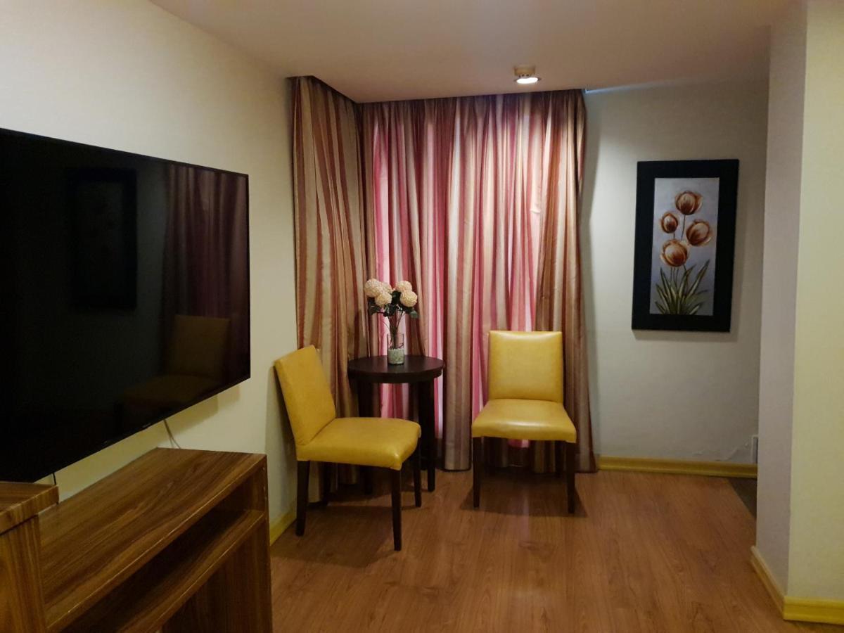 Festive Hotel Makati Paco Εξωτερικό φωτογραφία