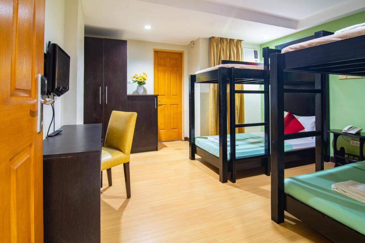 Festive Hotel Makati Paco Εξωτερικό φωτογραφία