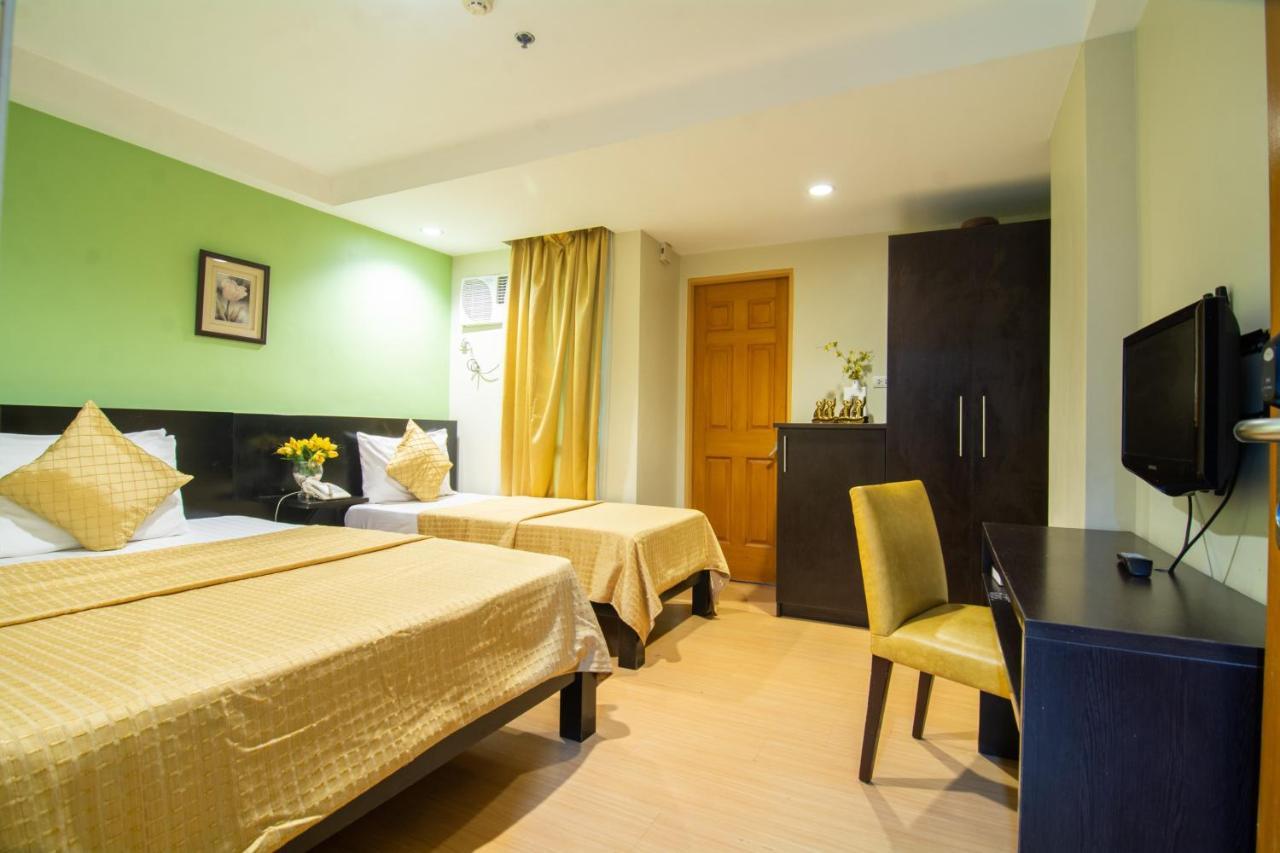 Festive Hotel Makati Paco Εξωτερικό φωτογραφία