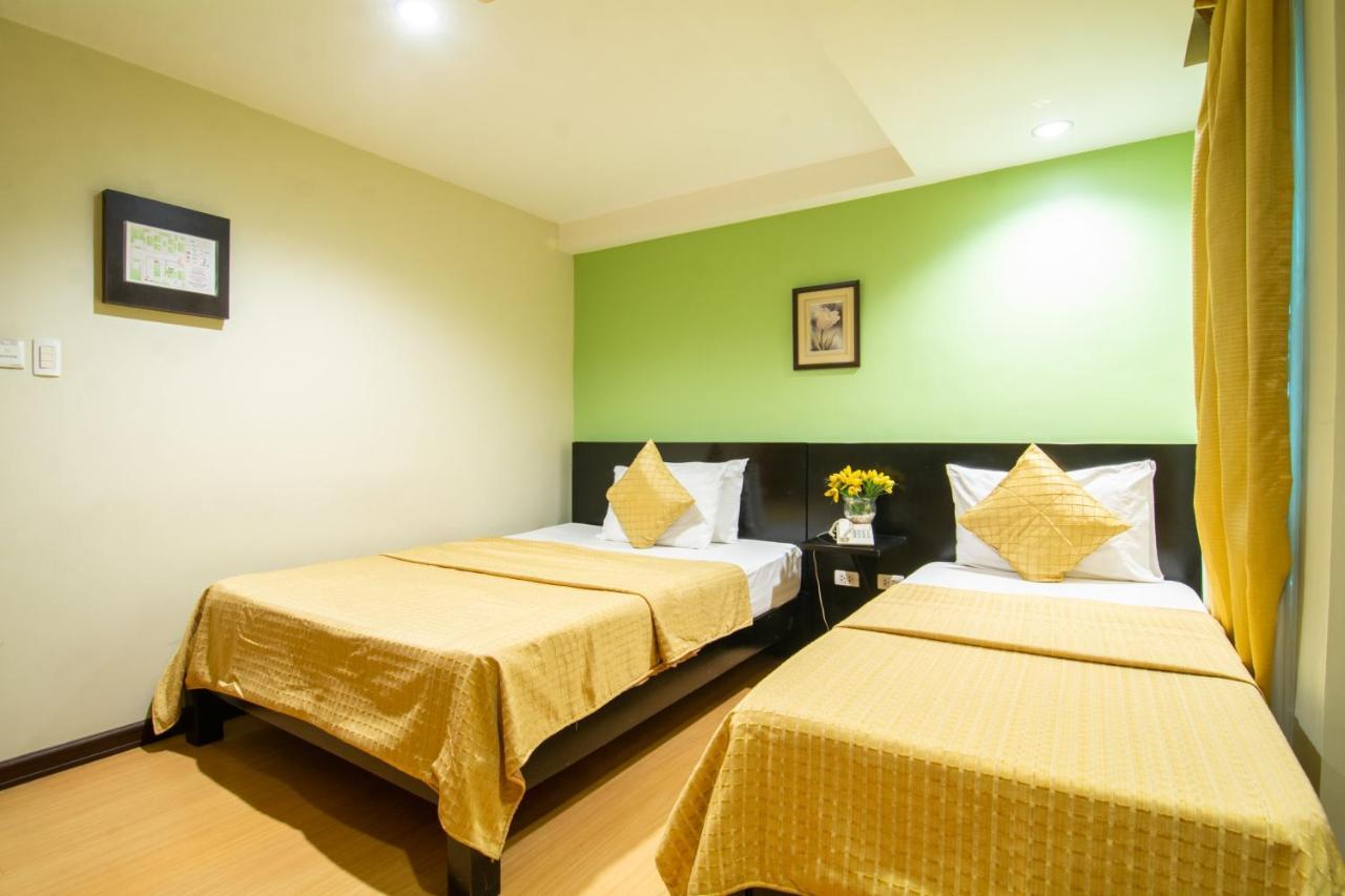 Festive Hotel Makati Paco Εξωτερικό φωτογραφία