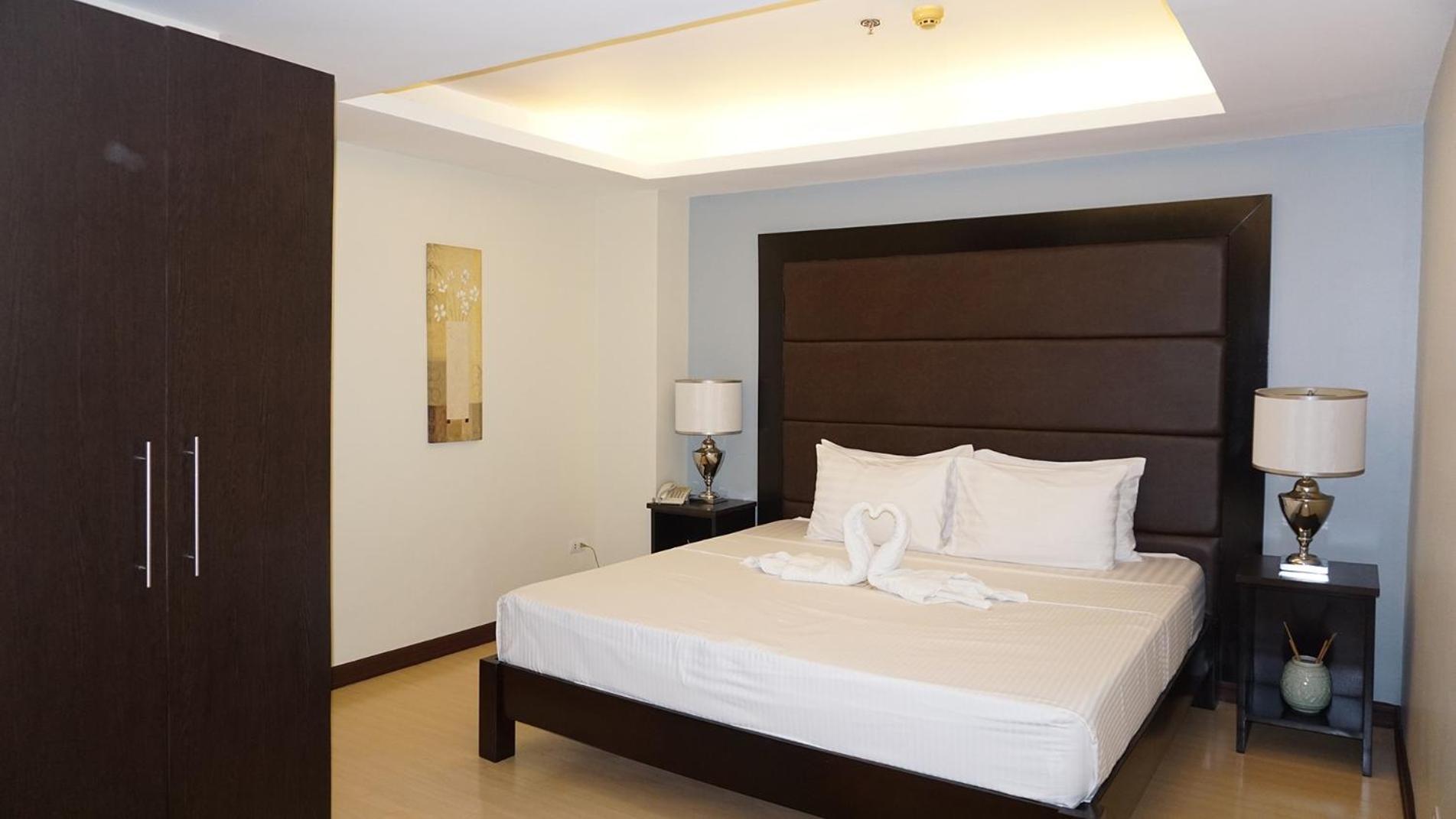 Festive Hotel Makati Paco Εξωτερικό φωτογραφία